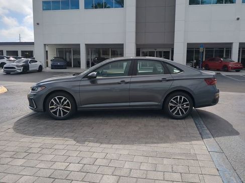 New 2026 Volkswagen Jetta SE FWD image 6