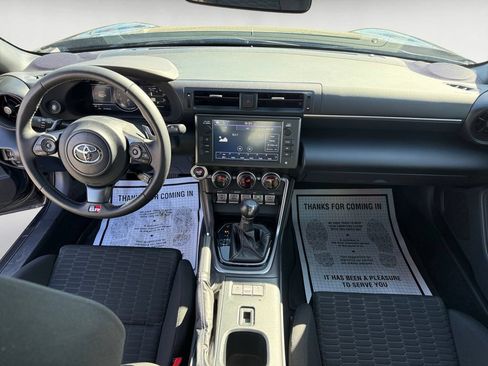 Used 2025 Toyota GR86 w/ ALL Weather Mat Package (TMS) RWD image 11