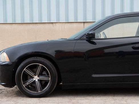 Used 2013 Dodge Charger SE RWD image 7