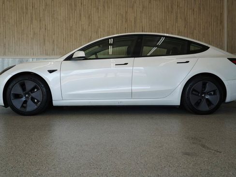 Used 2021 Tesla Model 3 Standard Range Plus RWD image 5