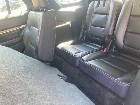 Used 2017 Ford Explorer Limited w/ Equipment Group 301A AWD/4WD image 31