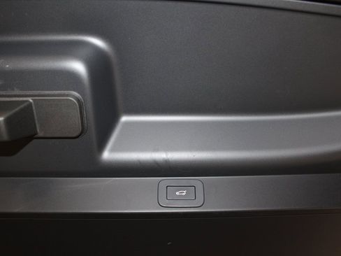 Used 2024 Land Rover Range Rover SE image 43