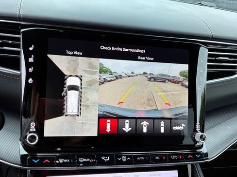 New 2026 Jeep Grand Wagoneer L Summit AWD/4WD image 9