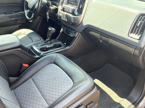 Used 2016 Chevrolet Colorado Z71 AWD/4WD image 16