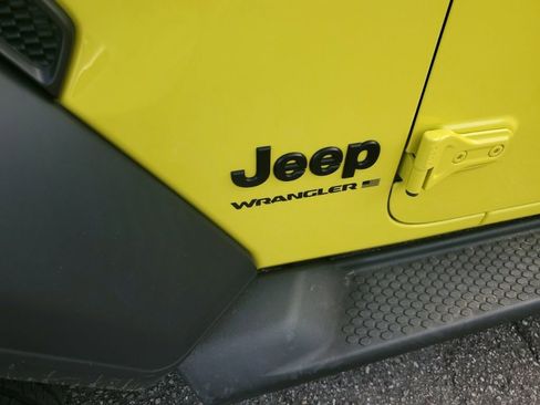 Used 2024 Jeep Wrangler Unlimited Sport AWD/4WD image 2