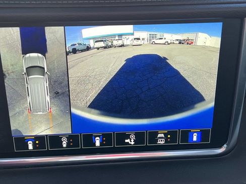 Used 2023 GMC Yukon Denali image 28