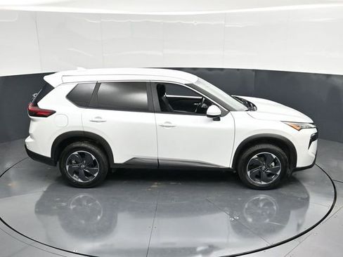 Used 2025 Nissan Rogue SV AWD/4WD image 51