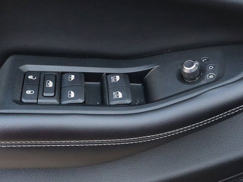 Used 2023 Jeep Grand Cherokee Limited image 15