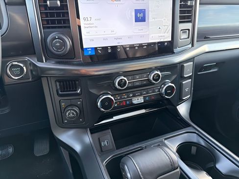 Used 2024 Ford F150 Lariat image 25
