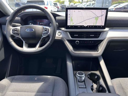 Used 2026 Ford Explorer Active AWD/4WD image 17