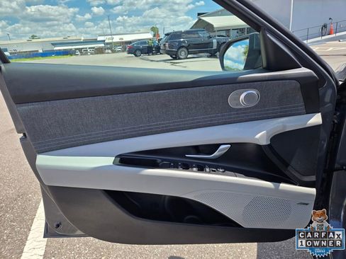 Used 2025 Hyundai Elantra Limited FWD image 22