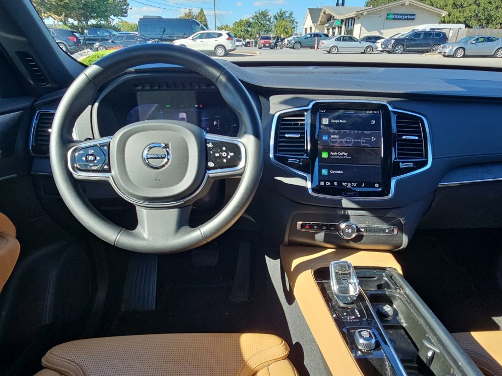 Used 2024 Volvo XC90 T8 Ultimate w/ Protection Package Premier AWD/4WD image 2