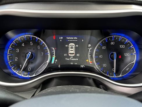 New 2025 Chrysler Pacifica Select w/ Fav Edition Package image 17