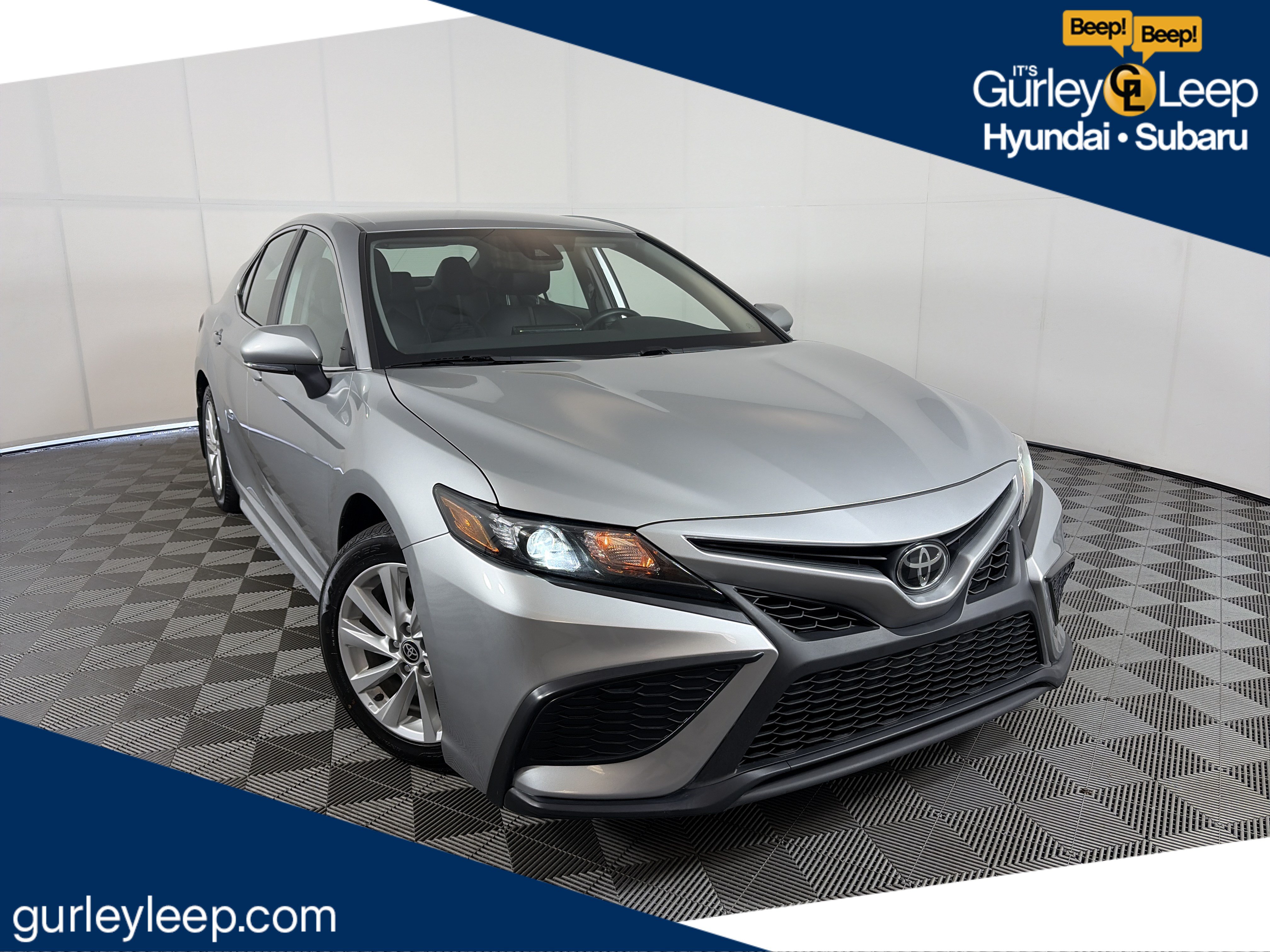 Used 2024 Toyota Camry SE FWD image 1