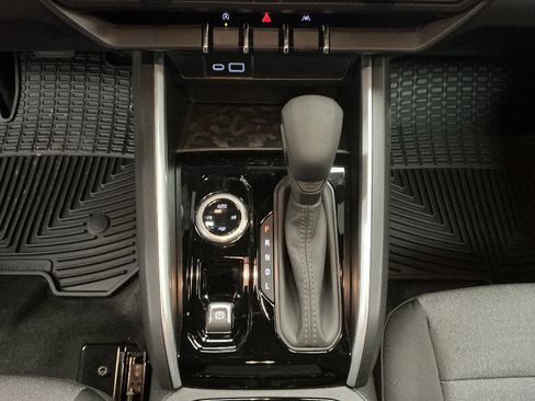 Used 2026 Chevrolet Colorado W/T image 15