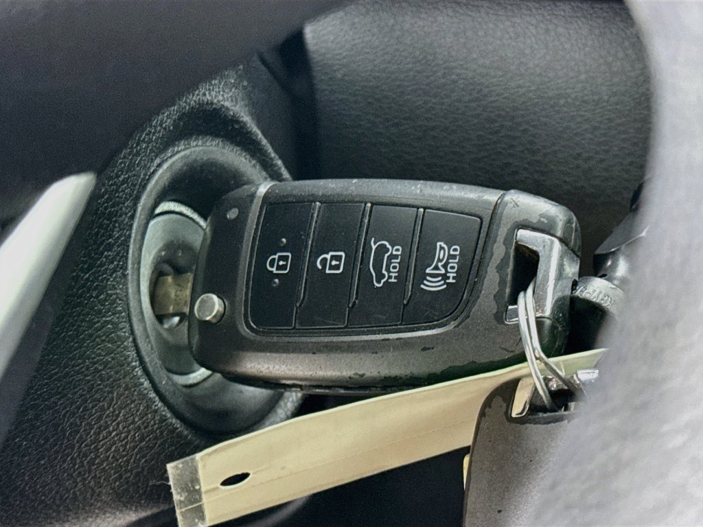 Used 2019 Hyundai Santa Fe SE FWD image 34