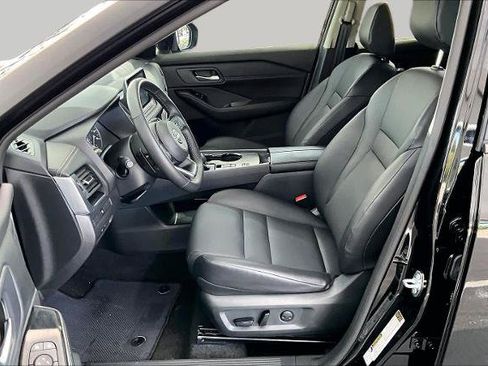 Certified 2024 Nissan Rogue SV w/ SV Premium Package FWD image 8