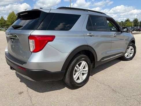 Used 2024 Ford Explorer XLT w/ Equipment Group 202A AWD/4WD image 7