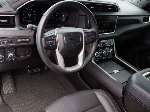 Used 2023 GMC Yukon XL Denali RWD image 25