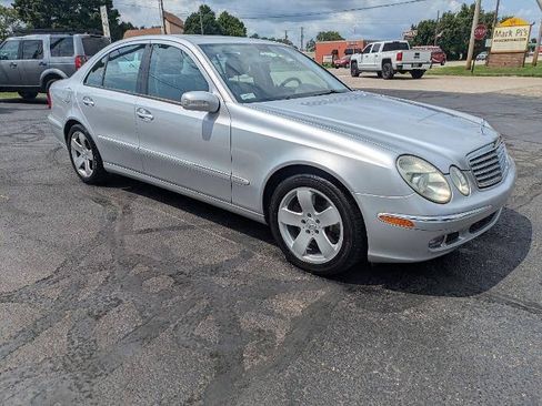 Used 2006 Mercedes-Benz E 500 4MATIC Sedan image 4