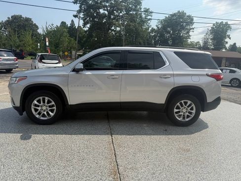 Used 2020 Chevrolet Traverse LT FWD image 7