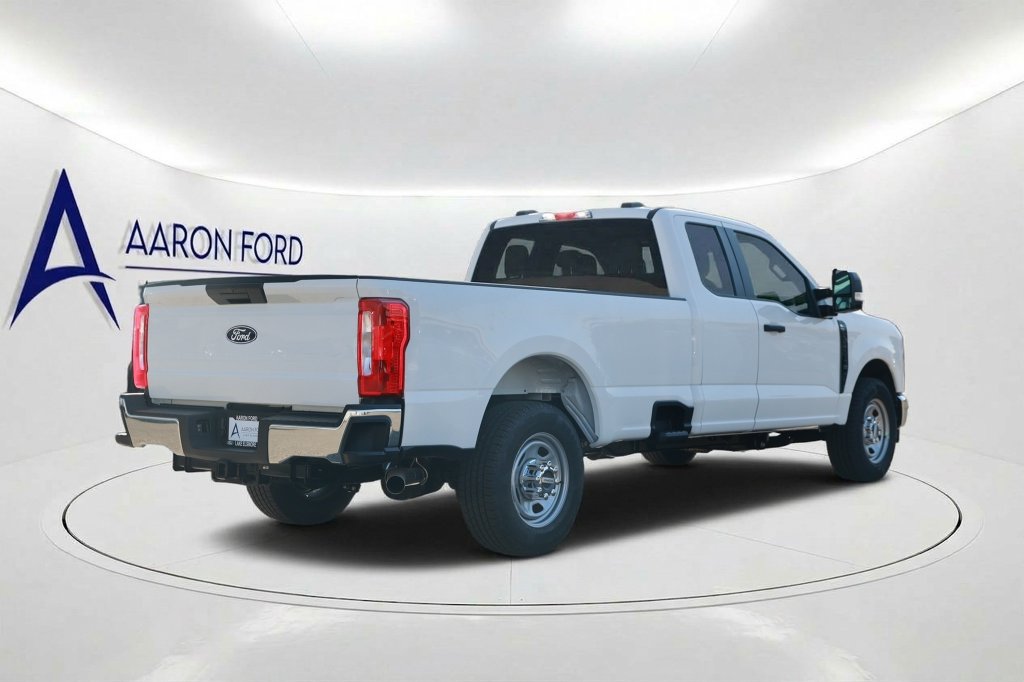 New 2027 Ford F350 XL w/ XL Chrome Package RWD image 4