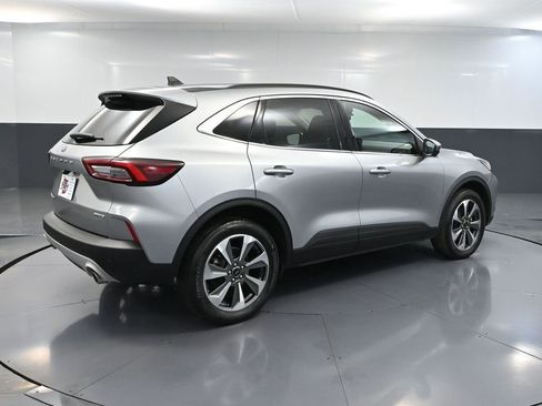 Used 2024 Ford Escape Platinum AWD/4WD image 5