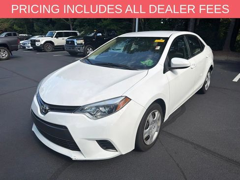 Used 2015 Toyota Corolla LE FWD image 3
