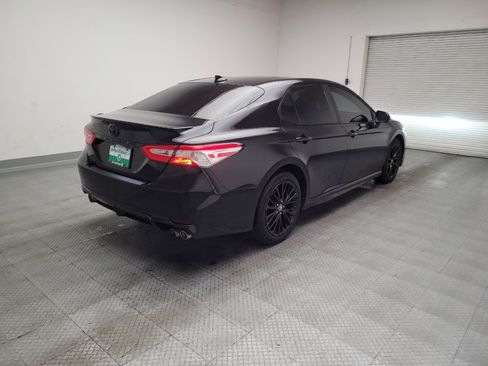 Used 2020 Toyota Camry SE image 9