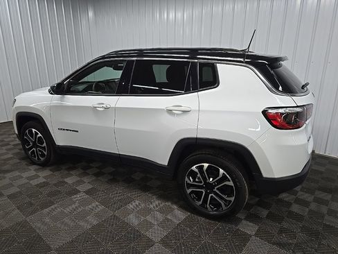 Used 2023 Jeep Compass Limited image 4