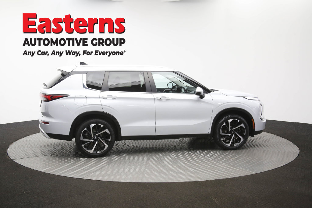 Used 2024 Mitsubishi Outlander SE AWD/4WD image 46