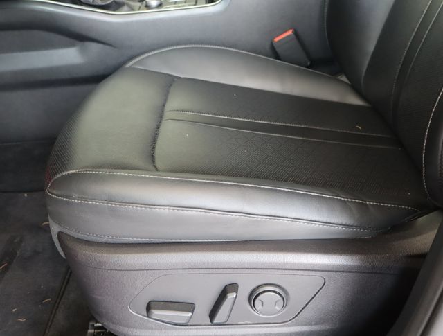 Used 2022 Kia Sorento S w/ Panoramic Sunroof Package AWD/4WD image 16