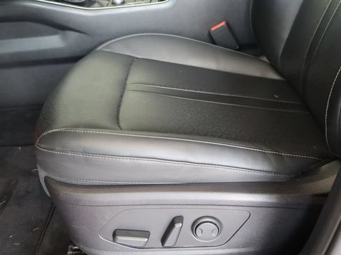 Used 2022 Kia Sorento S w/ Panoramic Sunroof Package AWD/4WD image 16