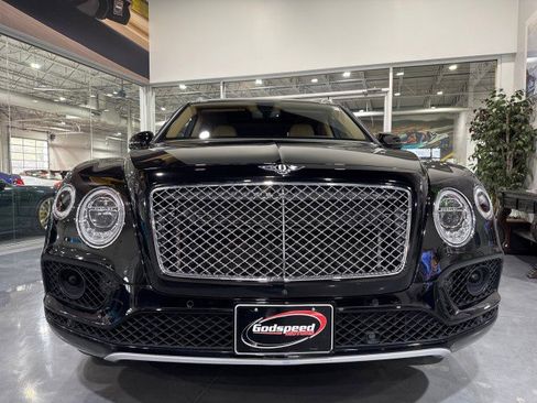Used 2017 Bentley Bentayga image 26