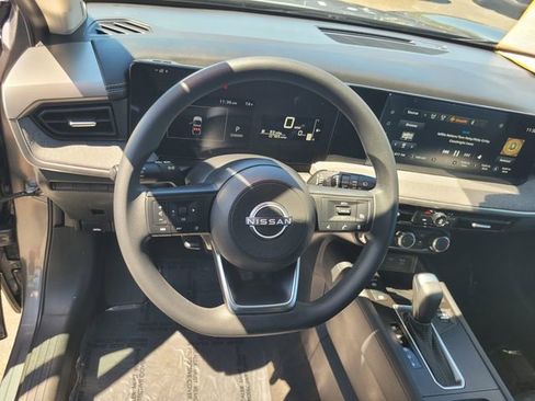 Certified 2025 Nissan Kicks SV FWD image 30