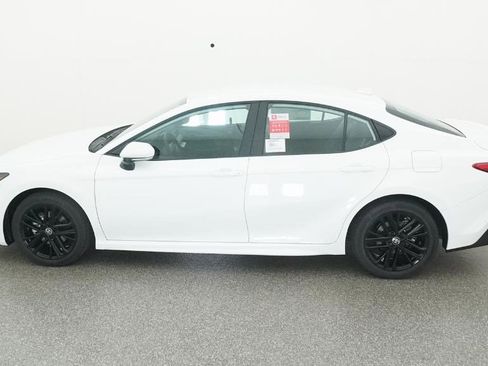 New 2026 Toyota Camry SE image 31