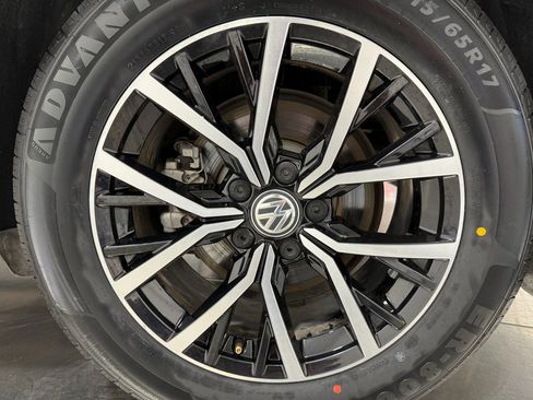 Used 2021 Volkswagen Tiguan SE FWD image 56