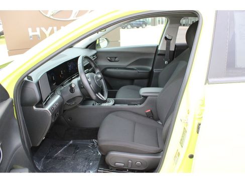 Certified 2025 Hyundai Kona SEL image 10