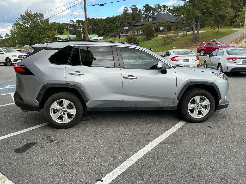 Used 2021 Toyota RAV4 XLE FWD image 7