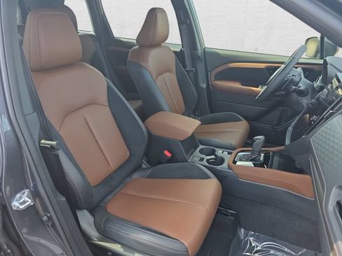 Used 2025 Subaru Forester Touring AWD/4WD image 10