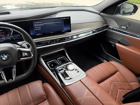 Certified 2024 BMW 760i xDrive AWD/4WD image 16