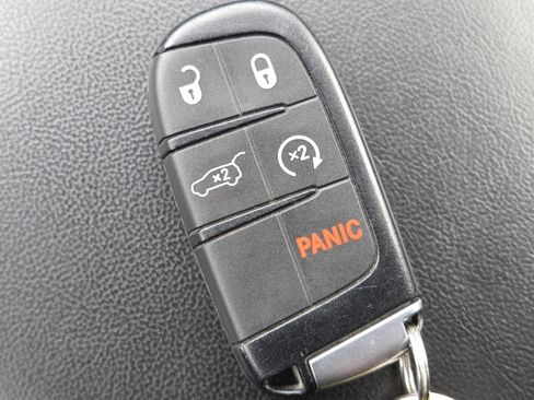 Used 2019 Jeep Grand Cherokee Altitude AWD/4WD image 35