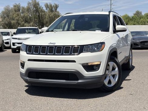 Used 2019 Jeep Compass Latitude w/ Popular Equipment Group FWD image 3