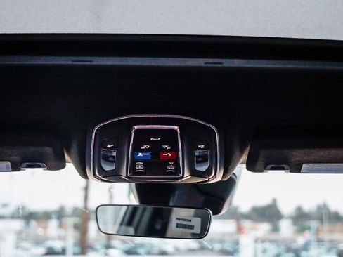 New 2025 Jeep Grand Cherokee Altitude image 17