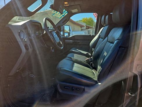 Used 2011 Ford F250 Lariat w/ Lariat Interior Pkg image 14