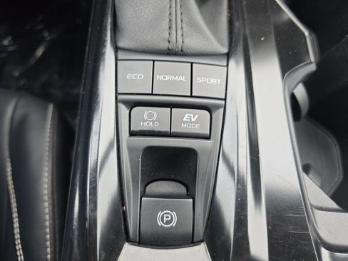 Used 2025 Toyota Camry SE image 26