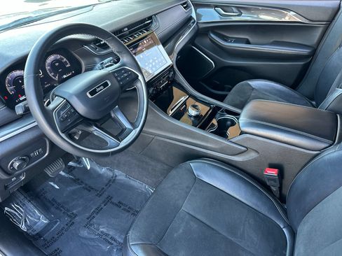 Used 2021 Jeep Grand Cherokee L Laredo AWD/4WD image 9