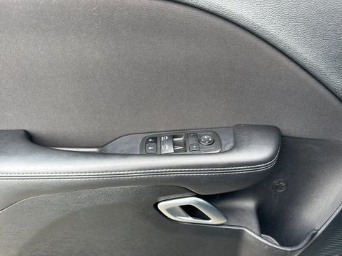 Used 2022 Dodge Challenger SXT image 10