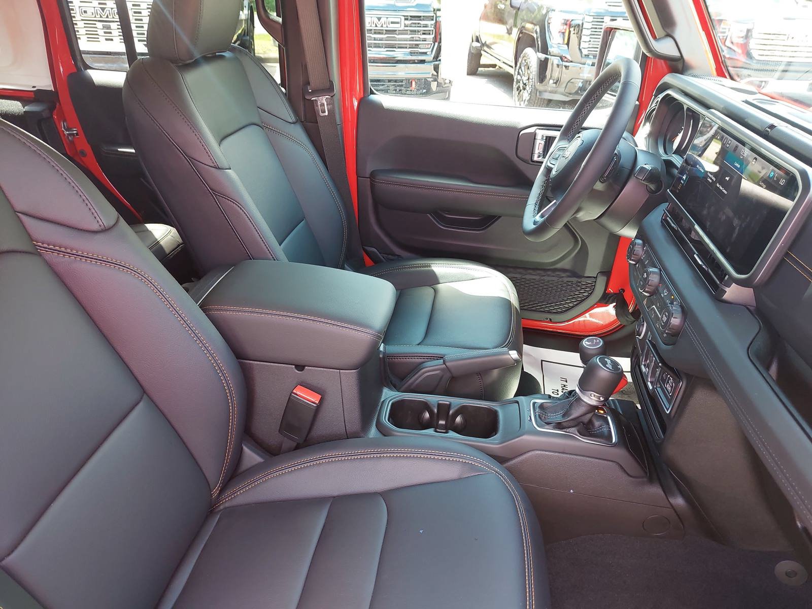 New 2026 Jeep Wrangler Unlimited Sahara AWD/4WD image 10