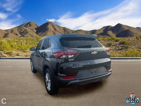 Used 2023 Chevrolet TrailBlazer LS FWD image 3